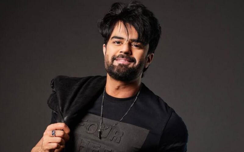 Maniesh Paul Celebrates 2 Years of Rafuchakkar, Teases Fans With A Witty Sequel Hint